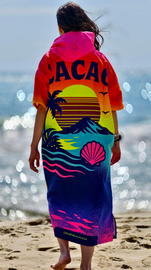Pink Magic Damen-Strandponcho-Handtuch mit Kapuze, Reißverschluss und Taschen – CACAO Beachwear™
