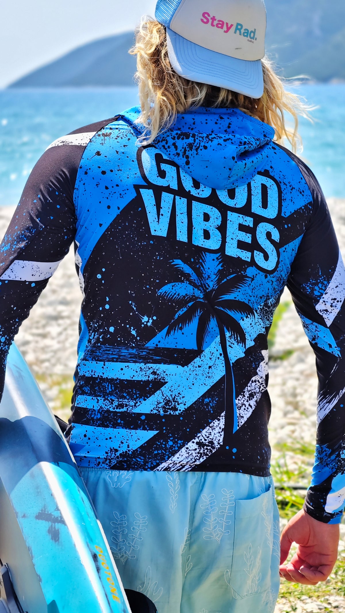 Blue Spirit Sky Herren-Rashguard CACAO Beachwear™️ mit UV-Schutz
