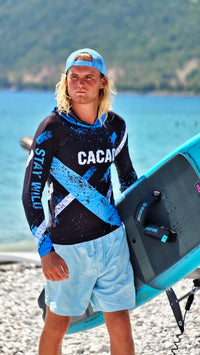 Blue Spirit Sky Herren-Rashguard CACAO Beachwear™️ mit UV-Schutz
