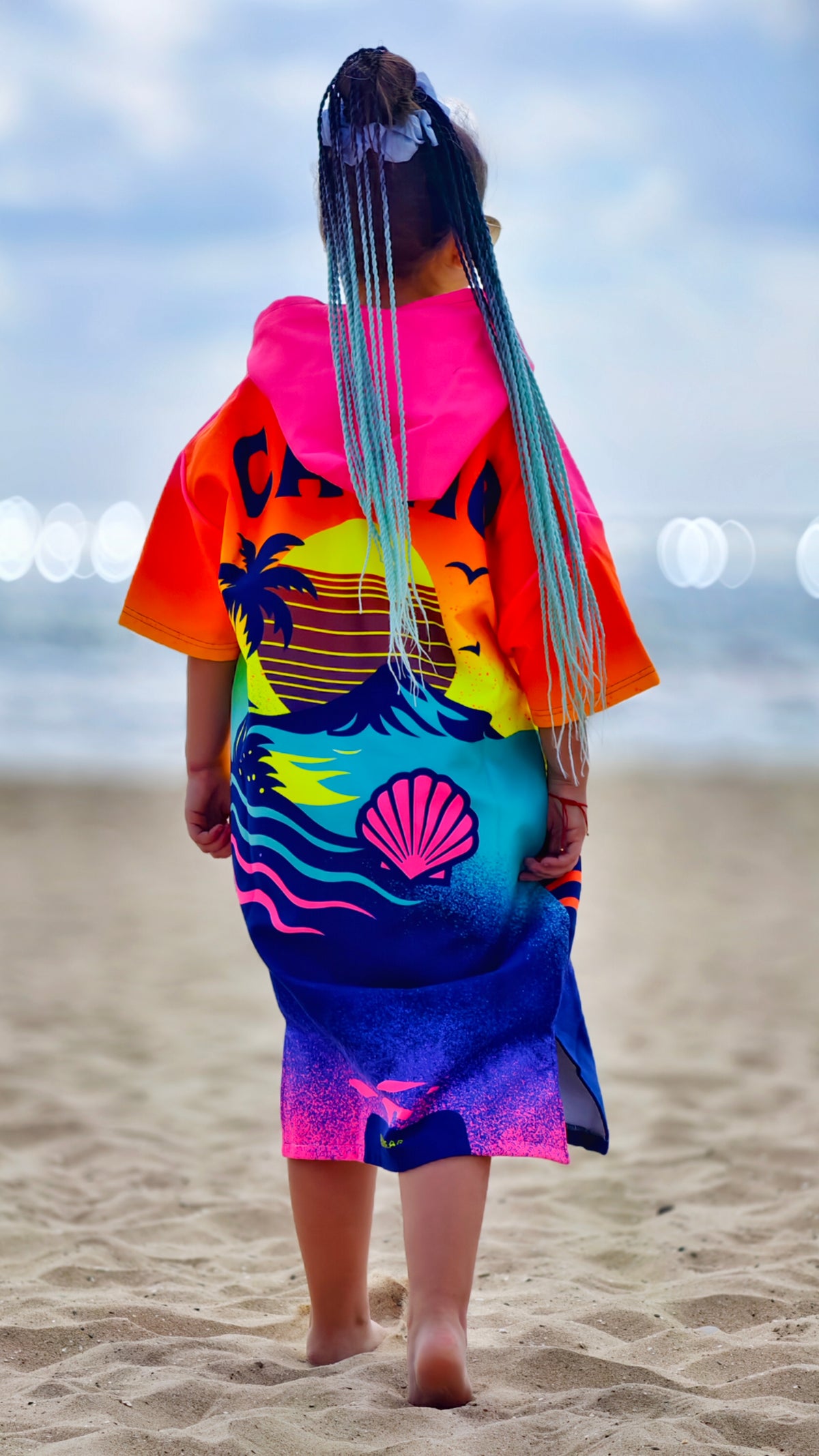Pink Magic Kinder-Strandponcho-Handtuch für Mädchen mit Kapuze, Reißverschluss und Taschen – CACAO Beachwear™
