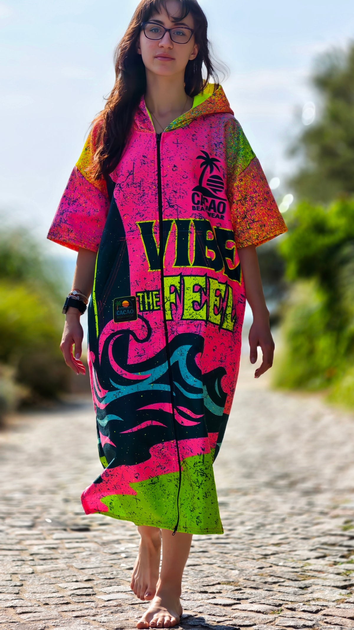 Paradise Damen-Strandponcho-Handtuch mit Kapuze, Reißverschluss und Taschen – CACAO Beachwear™
