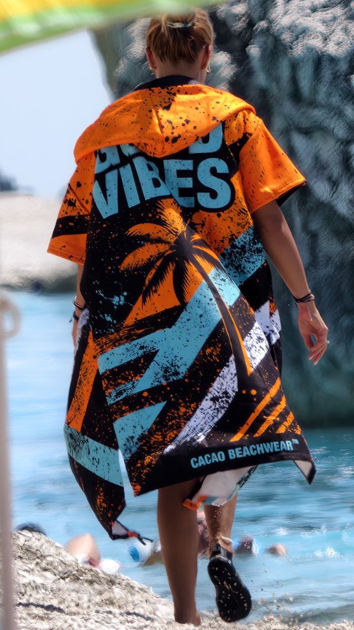 Blue Spirit Damen-Strandponcho-Handtuch mit Kapuze, Reißverschluss und Taschen – CACAO Beachwear™
